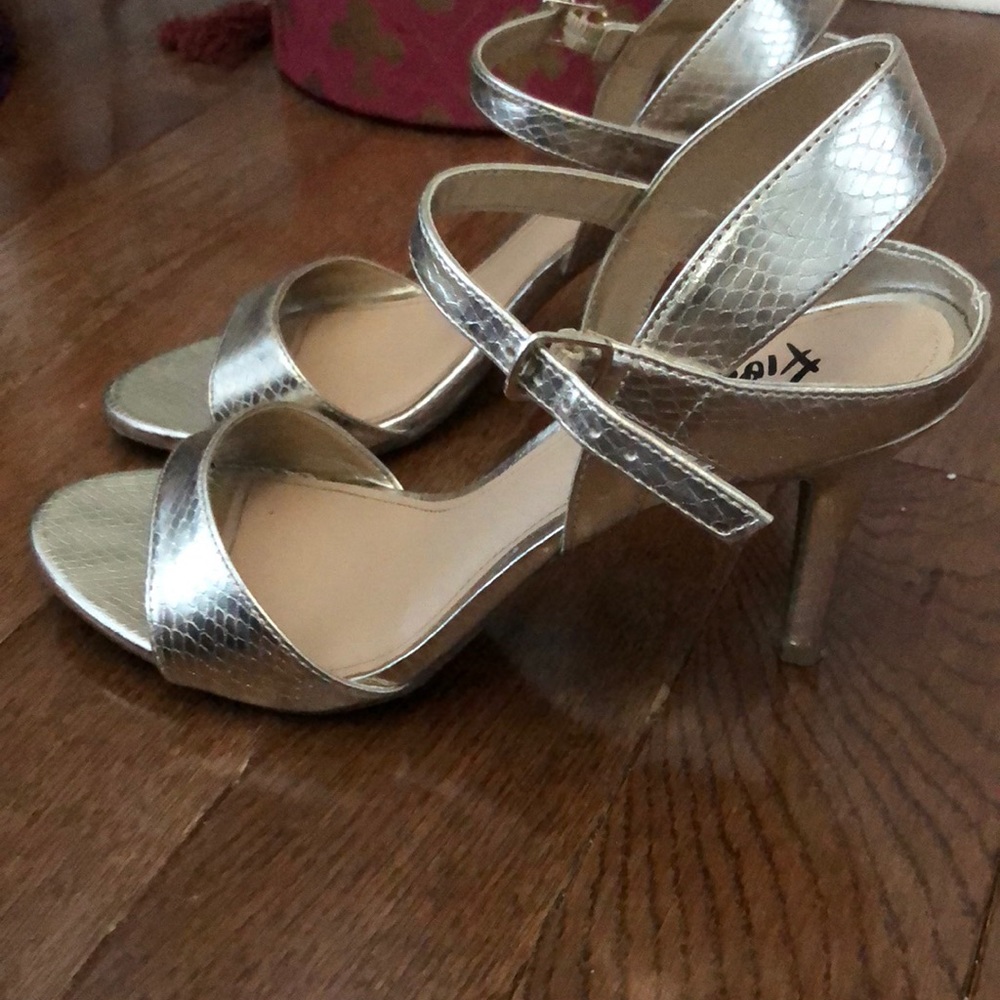 Heels - Picture 2 of 3